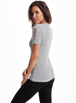 triko-guess-juci-logo-tee-bile-2